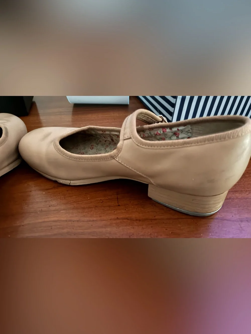 Capazio tan Maryjane tap shoes girl size 4